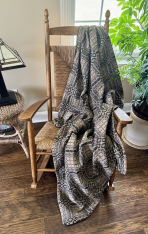 NORMANDY BLACK/TAN THROW *NEW*